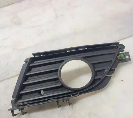 Opel Corsa C Front bumper lower grill 13120837 464549018