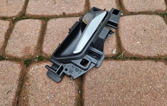 Loading door lock
