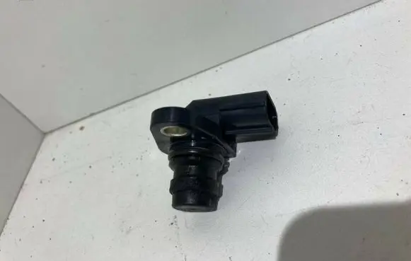 Volvo V50 Camshaft position sensor 8658495
