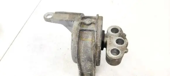 Engine mount bracket