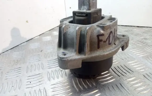 BMW 7 F01 F02 F03 F04 Engine mount bracket 6852147 685214701