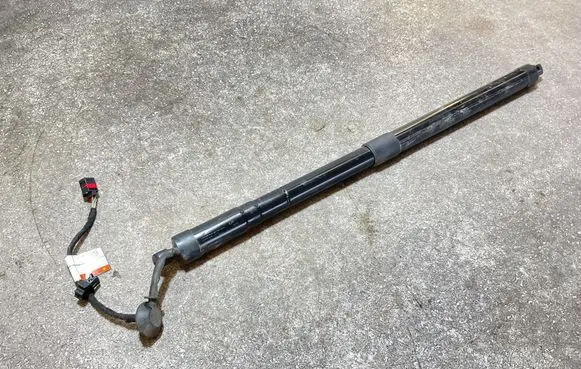 Volvo XC40 Tailgate/trunk strut/damper 32384408 23012024
