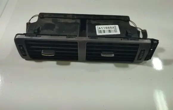 Audi A6 S6 C5 4B Dash center air vent grill 4B1820951
