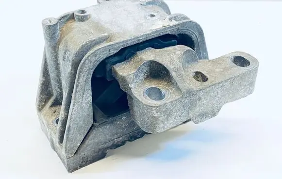 Volkswagen PASSAT B6 Engine mount bracket 1K0199262BA