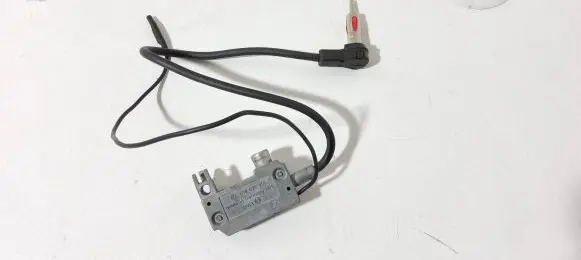 Volkswagen Golf IV Antenna control unit 1H0035551