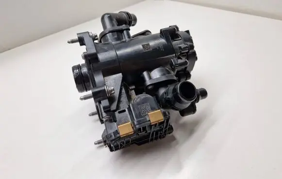 Thermostat/thermostat housing