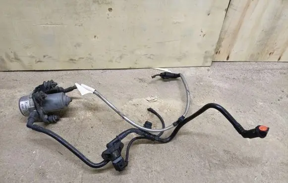 Volkswagen Touran II Vacuum pump 1J0612181B