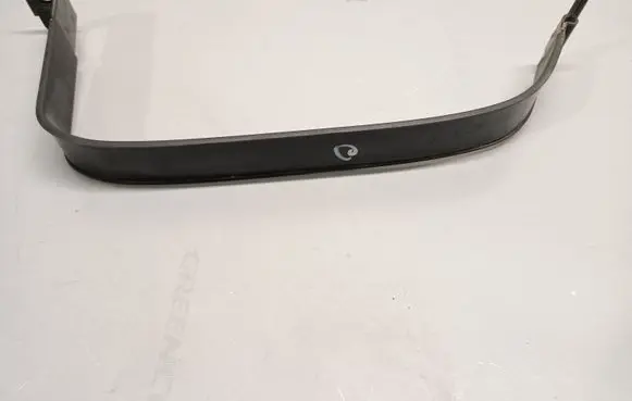 Fuel tank mounting bracket