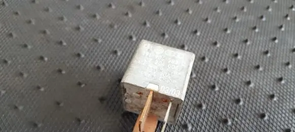 Skoda Octavia Mk1 (1U) Other relay 191906383C 22204004