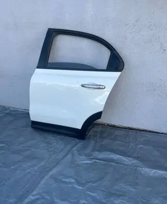 Fiat 500X Rear door