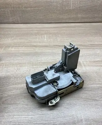 Peugeot 307 Front door lock RIGHTSIDE
