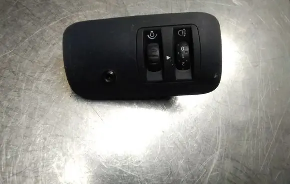Renault Megane II Headlight level height control switch 8200095495B 88020001