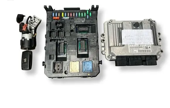 Peugeot 308 Engine ECU kit and lock set 0281013872 9664843780