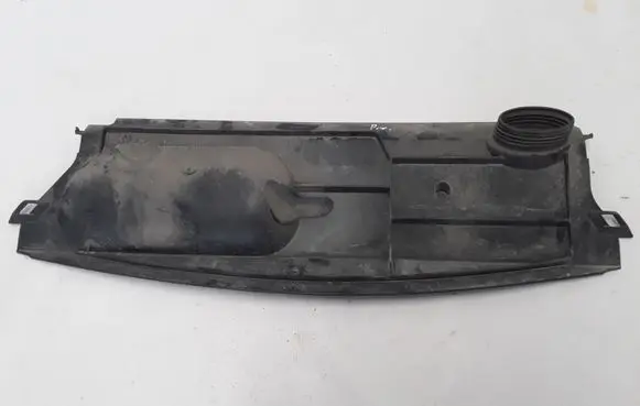 Renault Megane III Intercooler air guide/duct channel