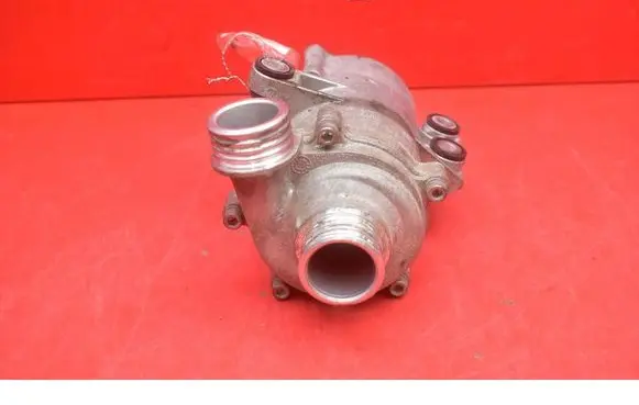 BMW 5 F10 F11 Water pump 