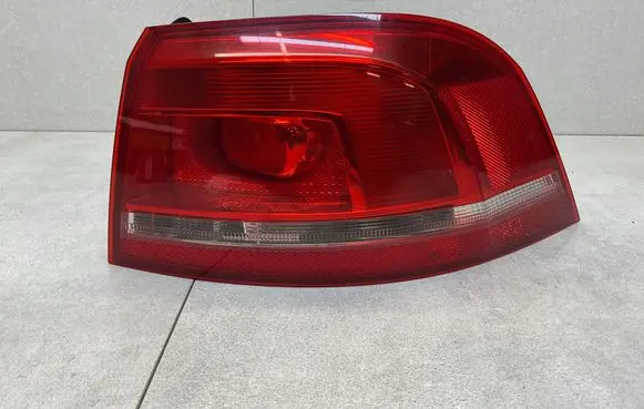 Volkswagen PASSAT B7 Rear/tail lights 3AF945096C