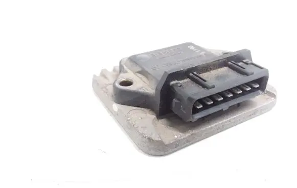 Volkswagen Jetta II Ignition amplifier control unit 191905351C 5WKG102