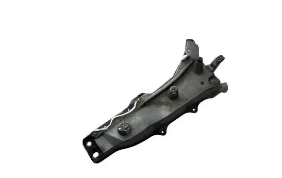 Volvo XC90 Fender mounting bracket 31391778