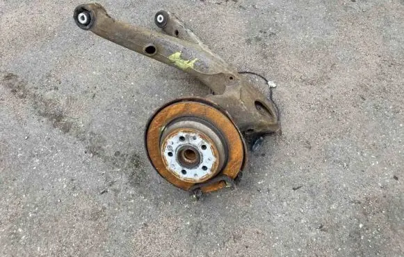 Mercedes-Benz Vito Viano W639 Rear wheel hub spindle/knuckle 6393522504