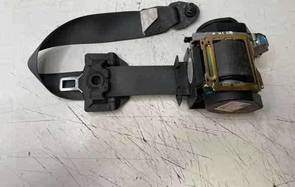 BMW 7 E65 E66 Front seatbelt 561078501 019L000