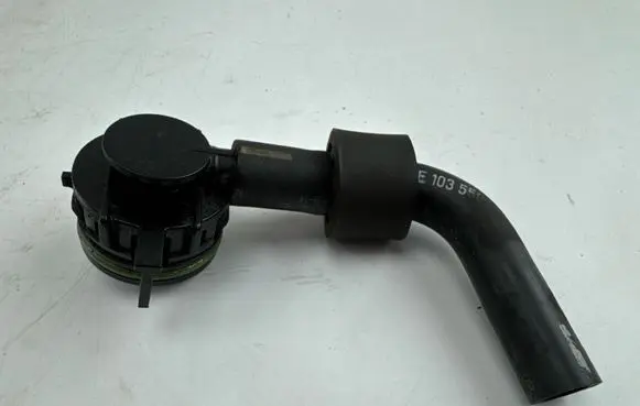 Audi A3 S3 8V Breather hose/pipe 04E103175