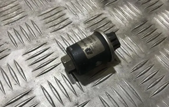 Audi A4 S4 B5 8D Air conditioning (A/C) pressure sensor 8d0959482
