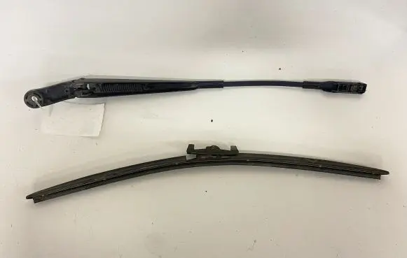 Opel Astra K Windshield/front glass wiper blade 179066