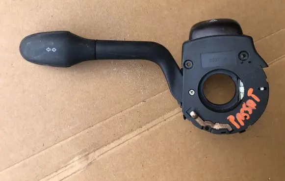 Volkswagen PASSAT B4 Indicator stalk