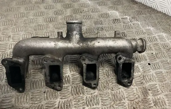 Mitsubishi Pajero Intake manifold