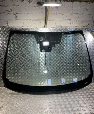 Nissan Qashqai Front windscreen/windshield window 