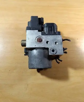 Audi A4 S4 B5 8D ABS Pump 8E0614111