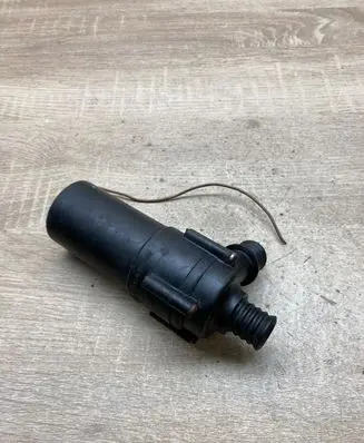 BMW 5 E34 Electric auxiliary coolant/water pump 1388742