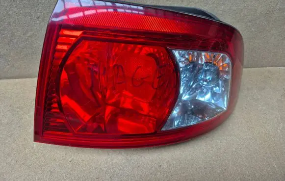 KIA Magentis Rear/tail lights 27WNA