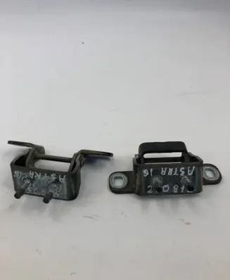 Opel Astra K Tailgate/trunk/boot hinge 39039656
