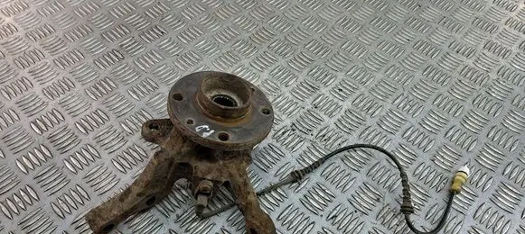 Renault Clio II Front wheel hub spindle knuckle 