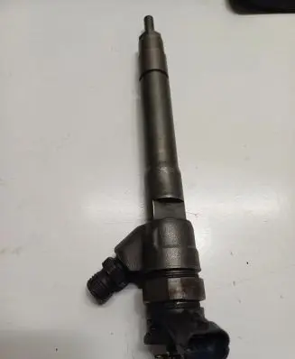 Renault Trafic III (X82) Fuel injector 0445110569