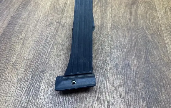BMW 2 F22 F23 Accelerator throttle pedal 6853175 12037313DE 6PV01043533