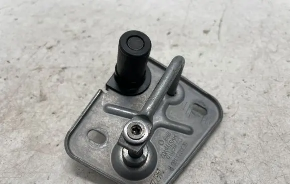 Skoda Octavia Mk4 Engine bonnet/hood lock/latch loop/hook 5E3823185A