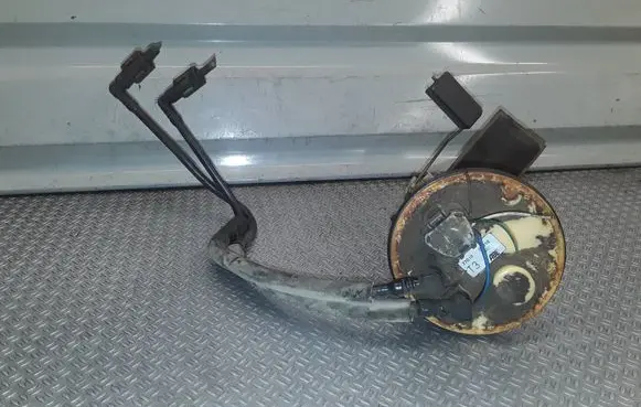 Toyota Corolla Verso AR10 Fuel level sensor 770100F010