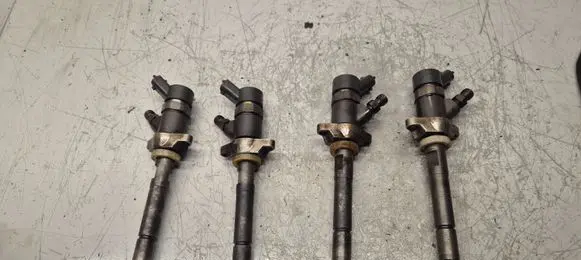 Volvo V50 Fuel injectors set 0445110259