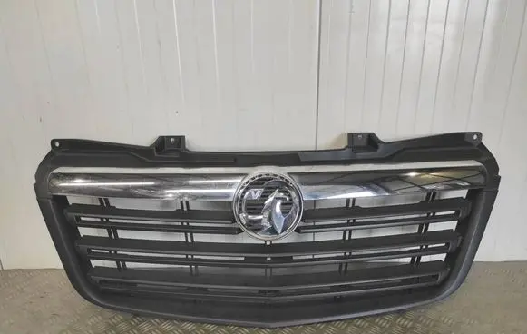 Opel Movano B Front bumper upper radiator grill 623109857R EL018828