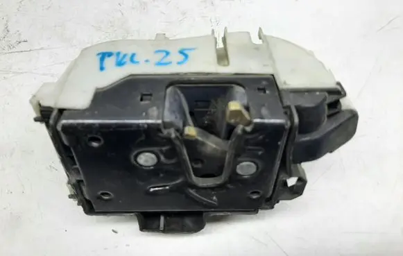 Volkswagen Polo III 6N 6N2 6NF Front door lock 1HM862154