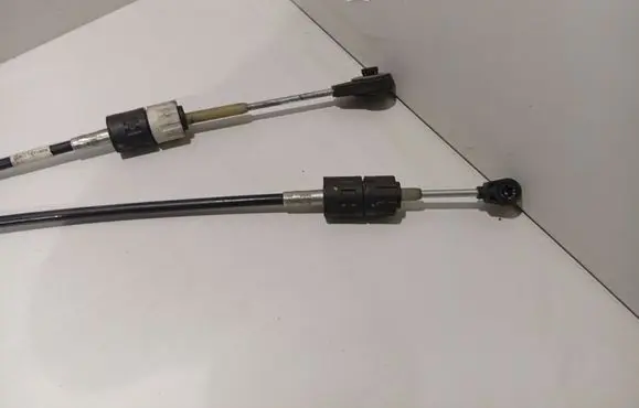 Gear shift cable linkage