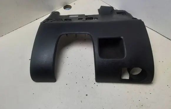 Dashboard lower bottom trim panel