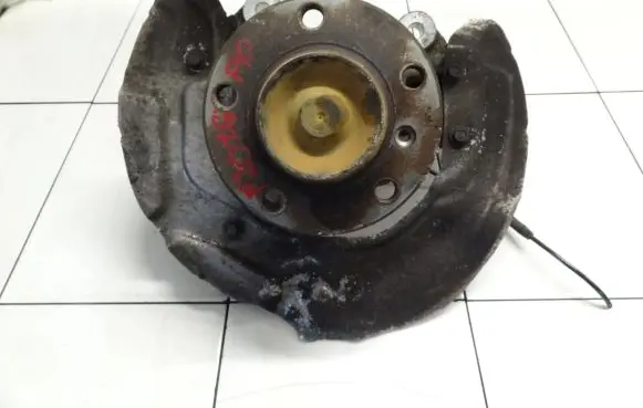 BMW 1 F20 F21 Front wheel hub spindle knuckle 6792286
