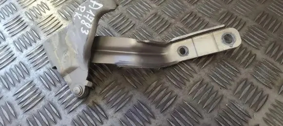 Engine bonnet/hood hinges