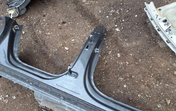 Audi Q8 Pillar (middle) 4M8809840