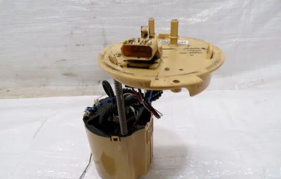 Opel Astra J In-tank fuel pump 13588662