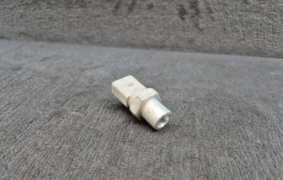 Audi A8 S8 D3 4E Air conditioning (A/C) pressure sensor 3R0959126