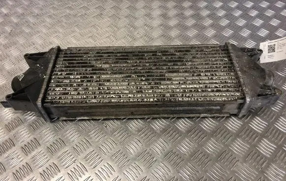 Iveco Daily 30.8 - 9 Intercooler radiator